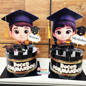 Porta-Lembrancinhas de Formatura com pirulitos e capelos.